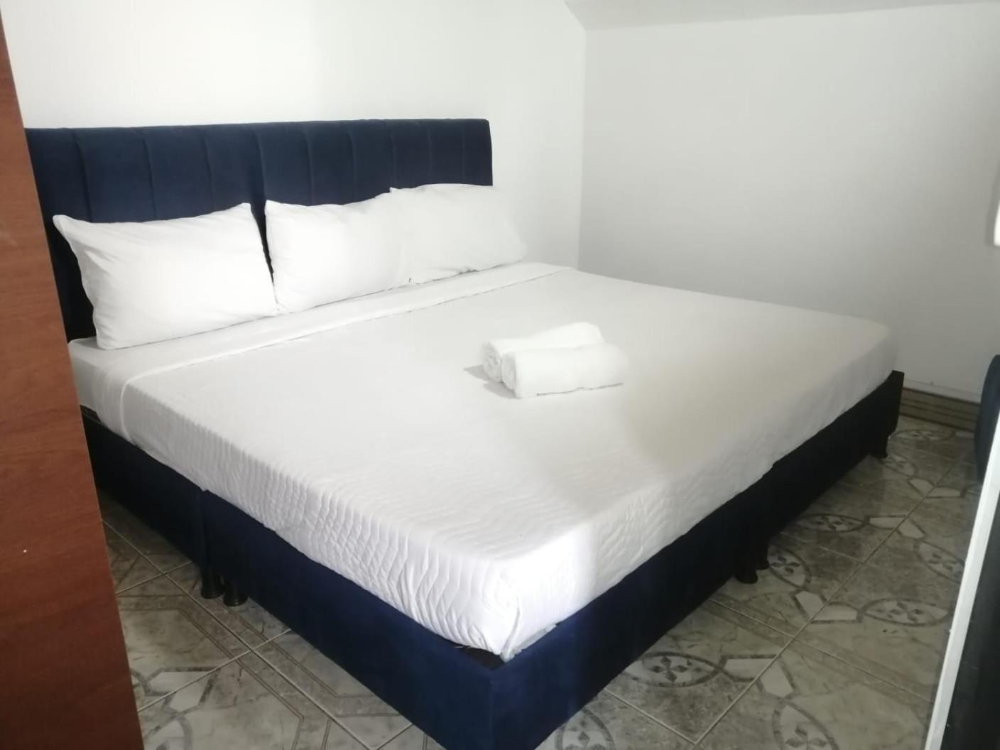 Aw Hotel Urban 80 מדיין מראה חיצוני תמונה